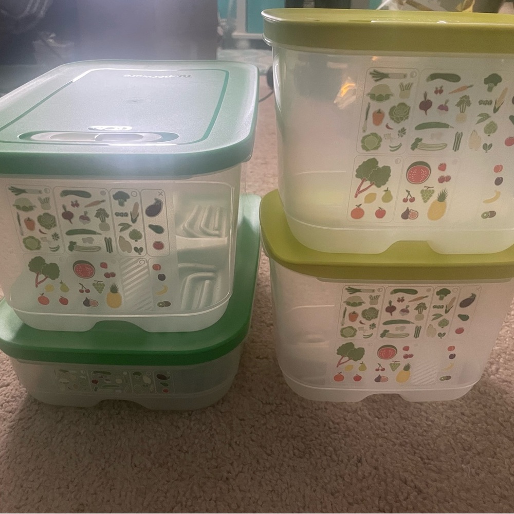 Tupperware Green and Yellow Fridge-smart Storage Containers Set of 4 Like New